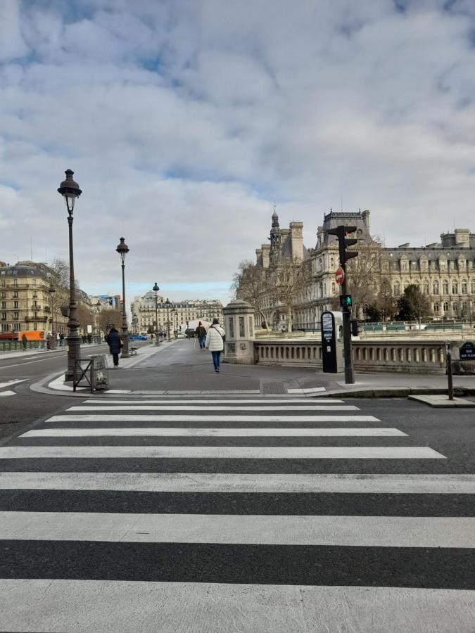 Cosy 2 Pieces Typiquement Parisien A Notre-Dame Lägenhet Exteriör bild